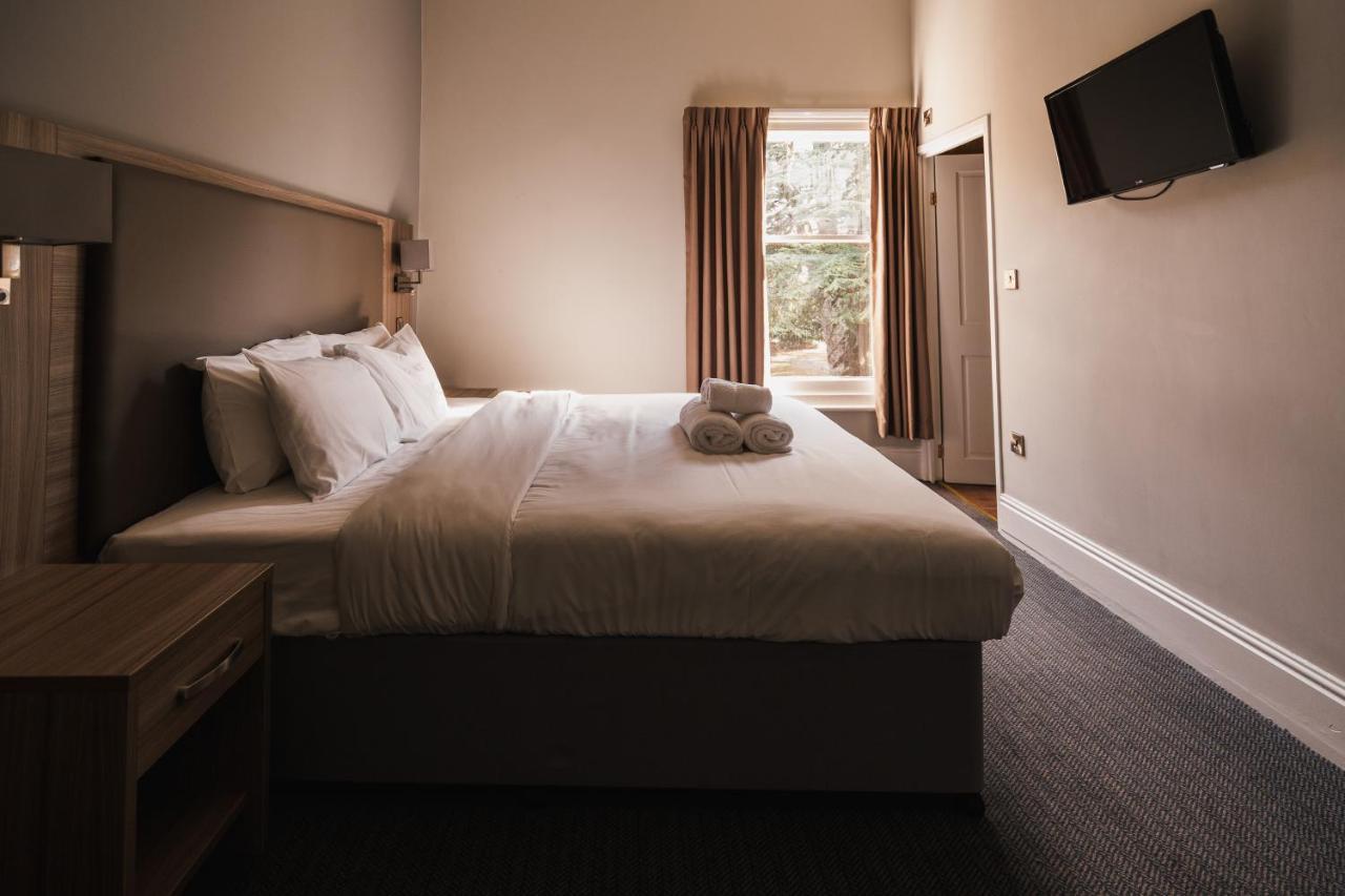 St Andrews Town Hotel 드로이트위치 외부 사진
