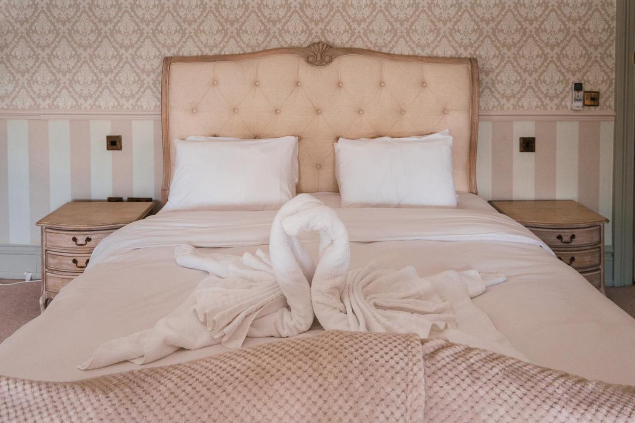 St Andrews Town Hotel 드로이트위치 외부 사진