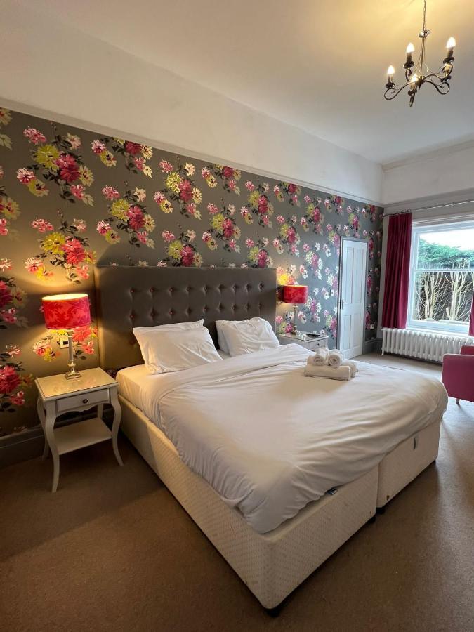 St Andrews Town Hotel 드로이트위치 외부 사진