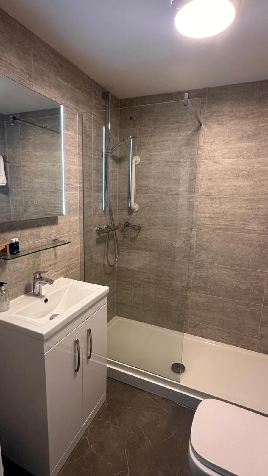 St Andrews Town Hotel 드로이트위치 외부 사진