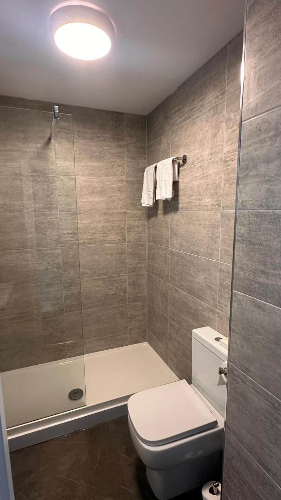 St Andrews Town Hotel 드로이트위치 외부 사진